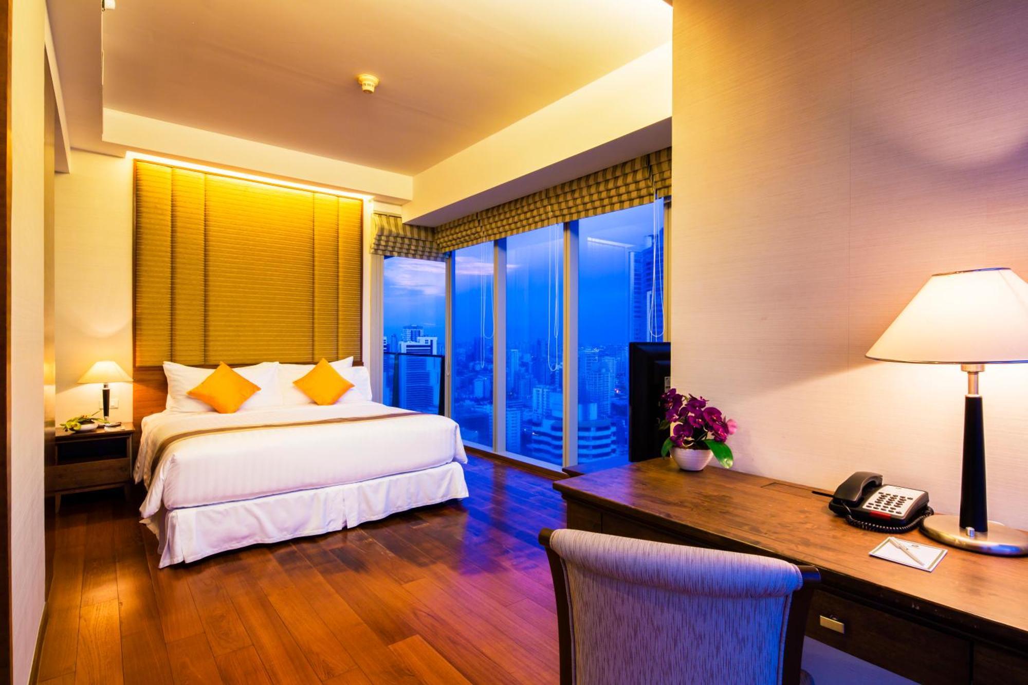 Column Bangkok Hotel Exterior photo